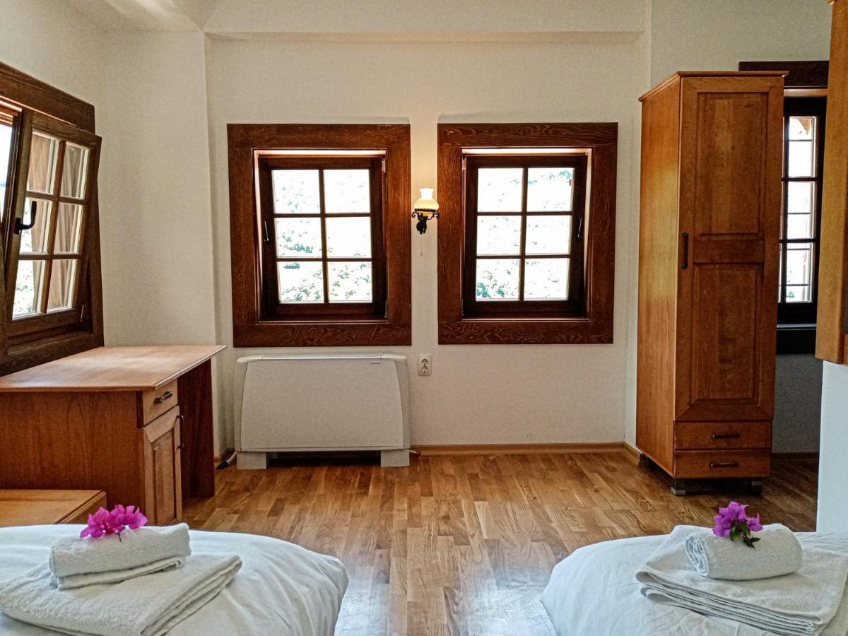 Guest Mansion, Гостински Палат Rostusa Exterior foto